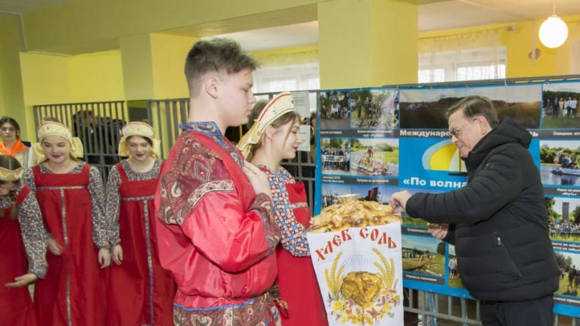 Руководитель Государственного Кремлёвского дворца Петр Шаболтай посетил клинцовский педколледж