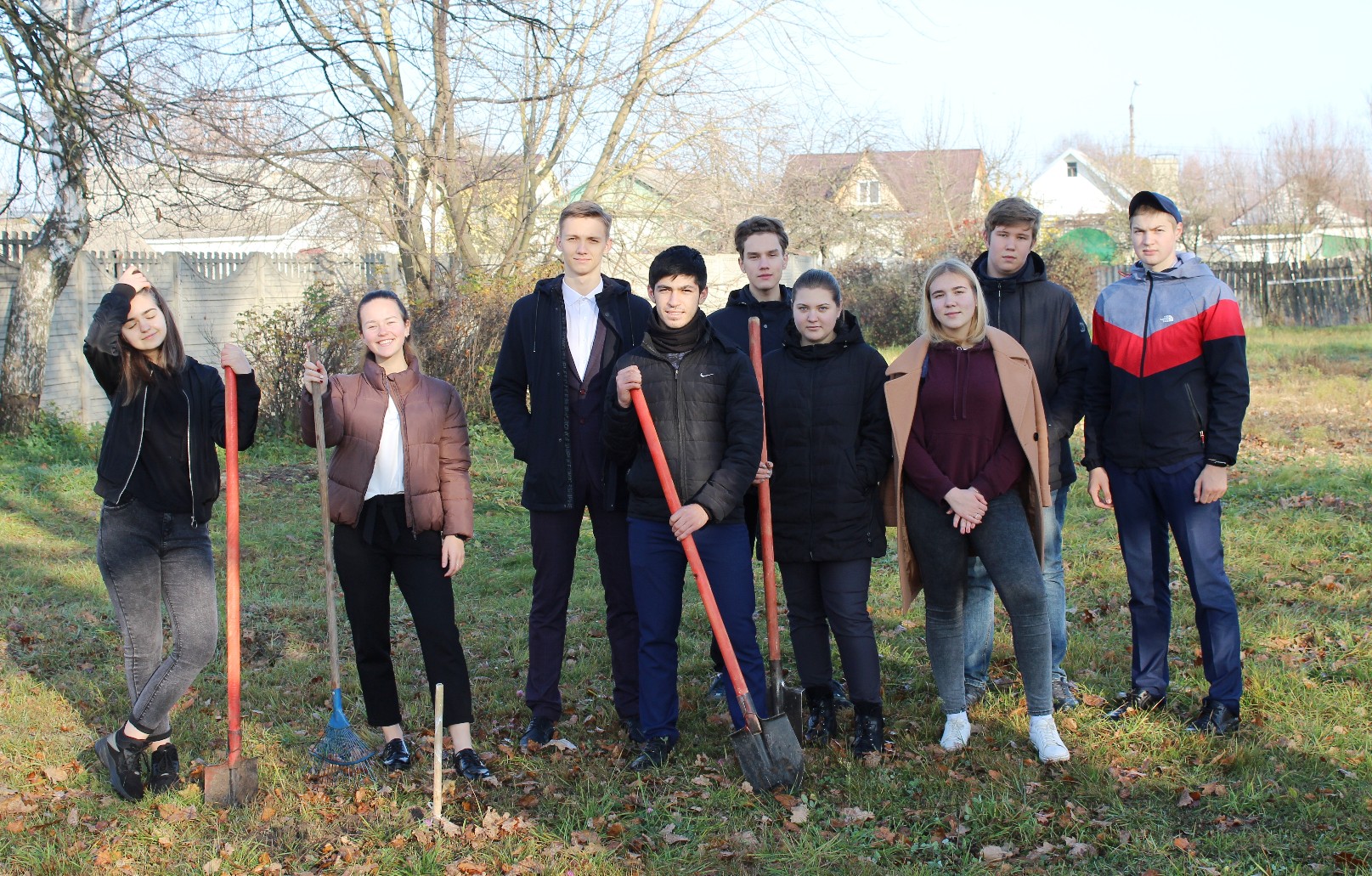 Карачевские одиннадцатиклассники провели  акцию «Классный лес»