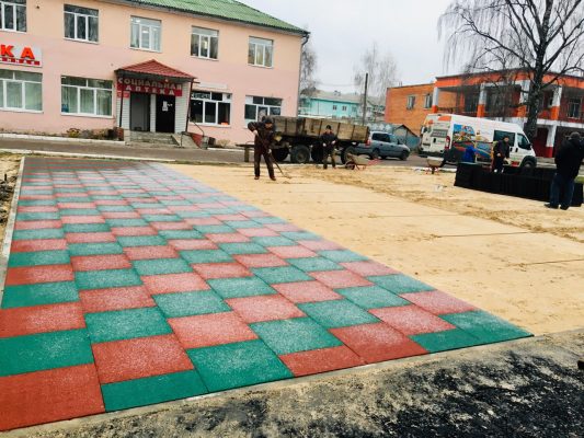 В брянском Брасово строят детскую игровую площадку «Кораблик»