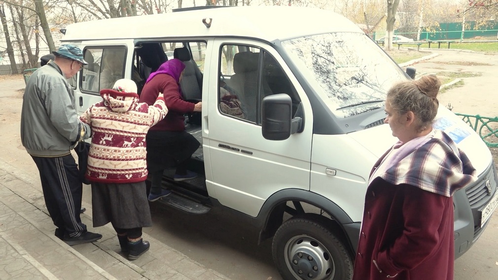 В рамках нацпроекта «Демография» в брянском Новозыбкове реализуют проект «Старшее поколение»