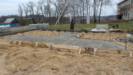 В деревне Ветлевка, что на Брянщине, идет реконструкция воинского мемориала