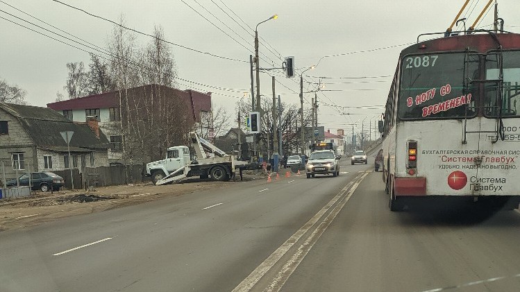 В  брянской Бежице около троллейбусного депо будет светофор