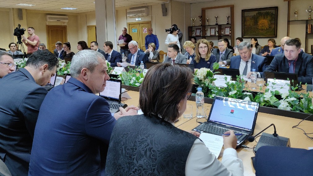 В Брянске проходит заседание городского совета