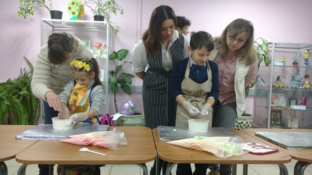 Семейный праздник для мам