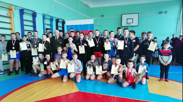 Турнир по вольной борьбе прошел в брянском Дятьково