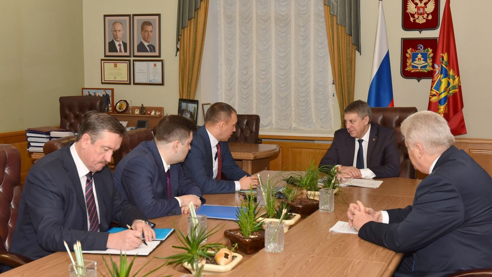 Губернатор Александр Богомаз встретился с новым замначальника МЖД