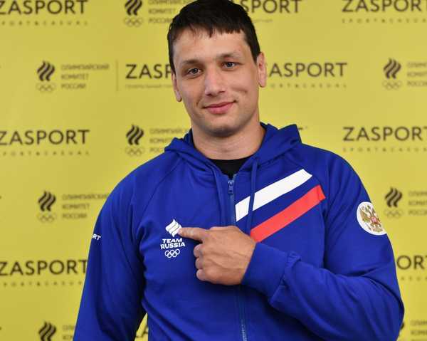 В Брянской области Почетными знаками наградили тренеров и спортсменов