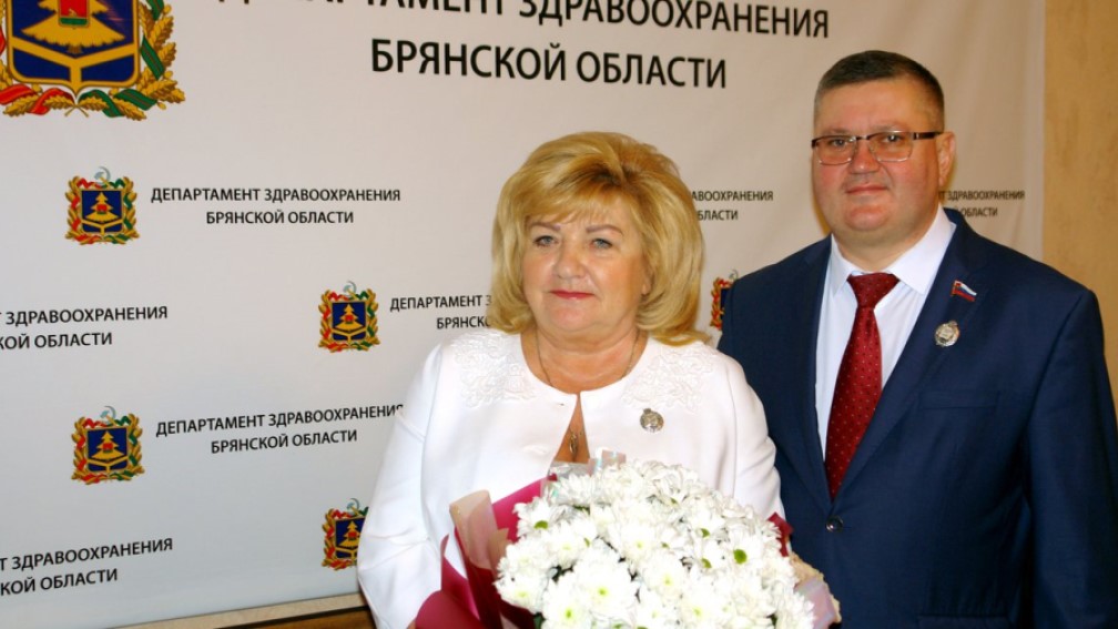 Брянские врачи награждены нагрудными знаками по указу Владимира Путина