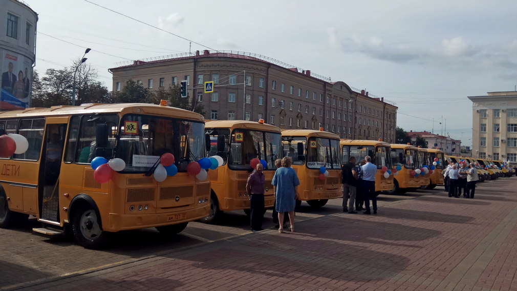 В следующем году автопарк брянских школ пополнят еще 27 автобусами