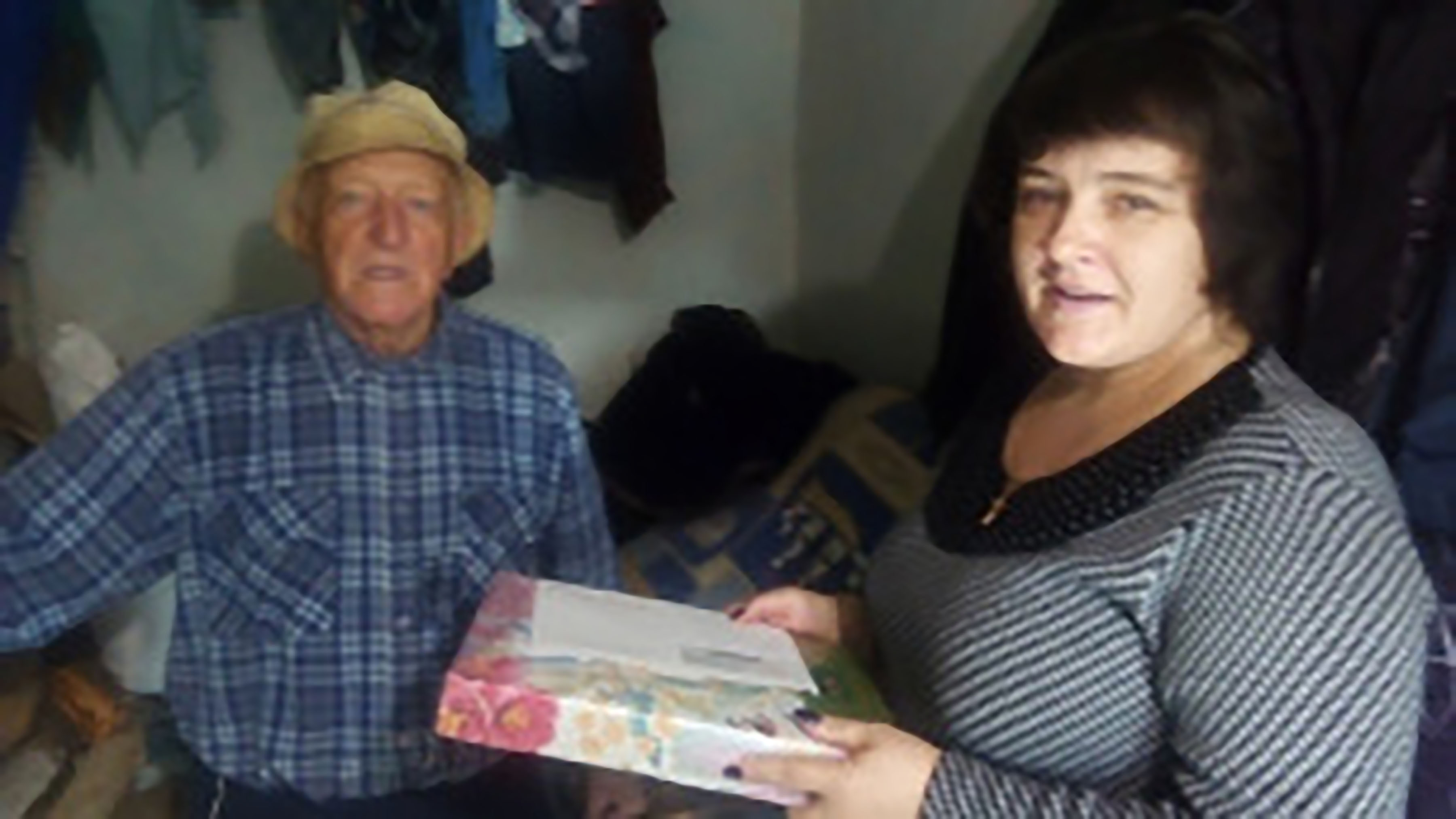 В деревне Новые Чешуйки Мглинского района Брянской области поздравили 90-летних юбиляров