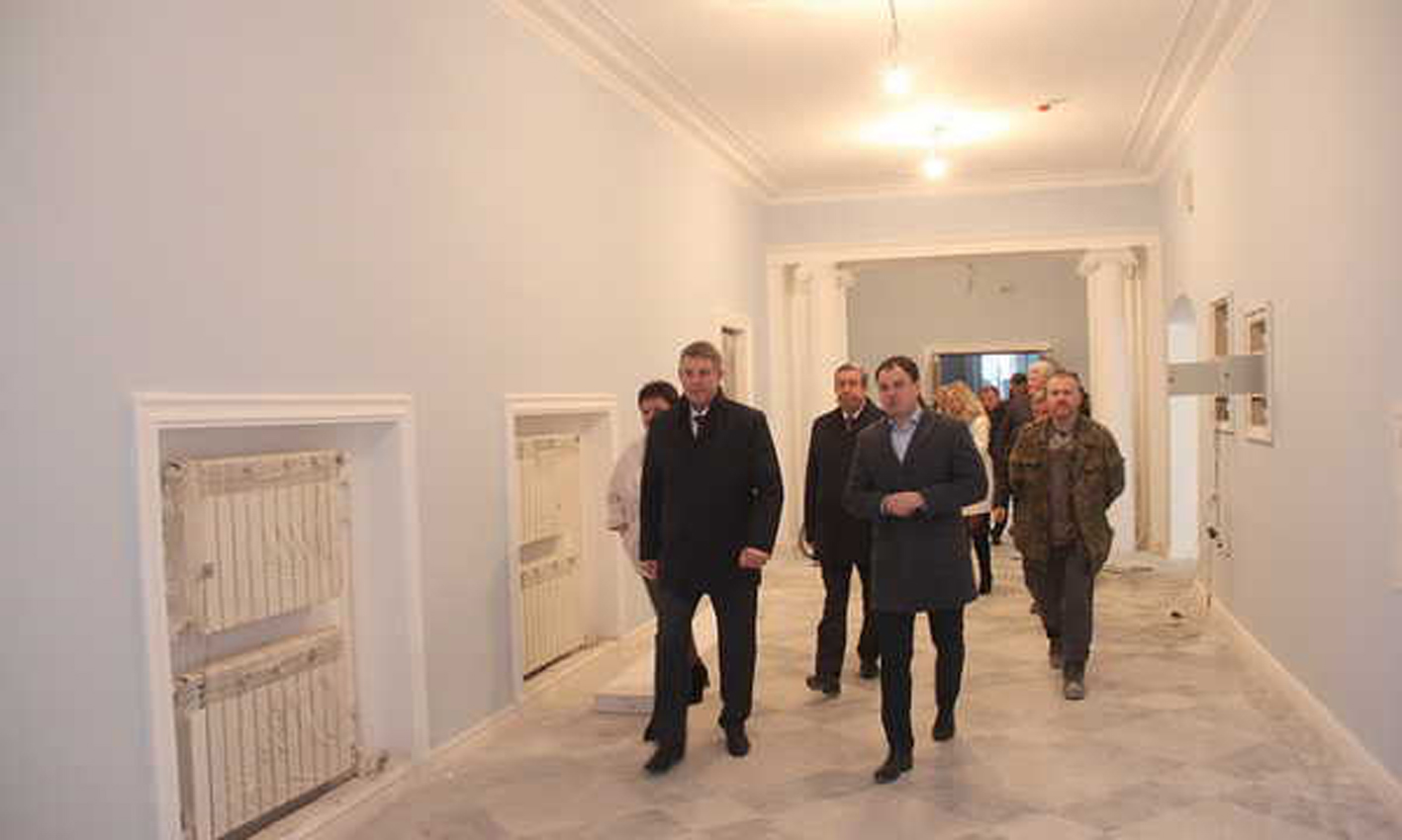 Александр Богомаз оценил качество капремонта бежицкого ДК БМЗ