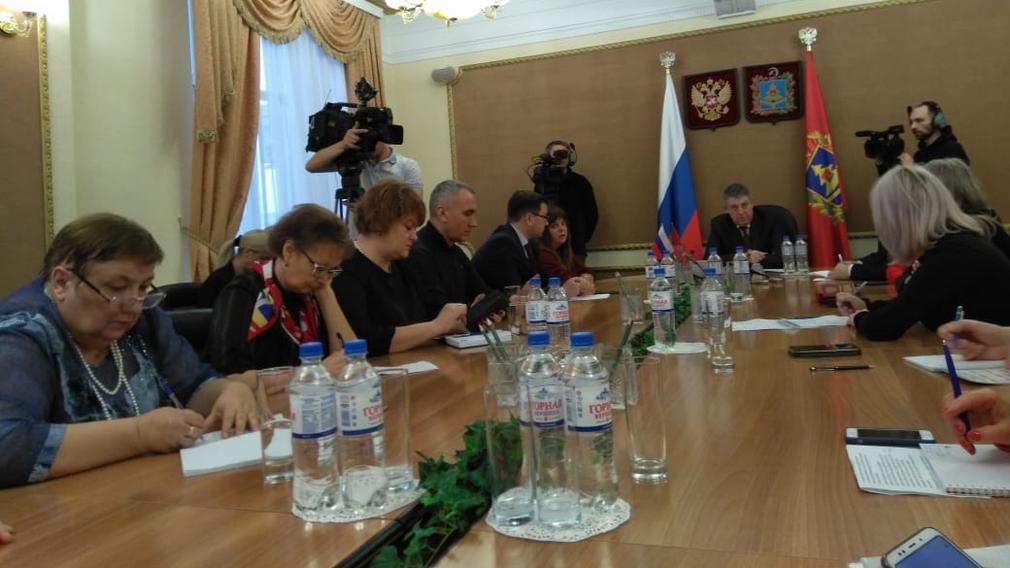 В Брянске проходит встреча губернатора с представителями СМИ