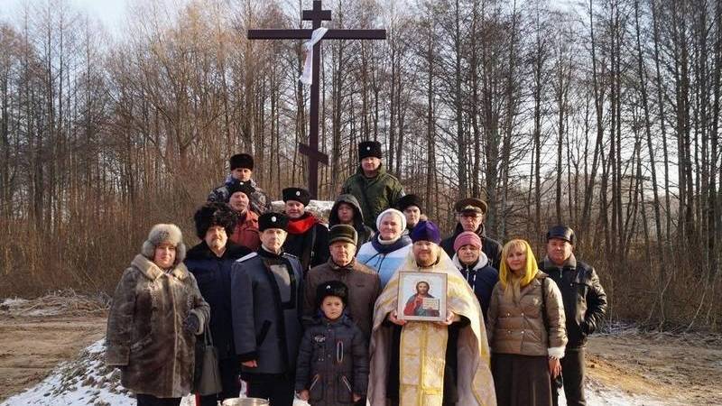 По инициативе брянских казаков установлен Поклонный крест в Дятьковском районе