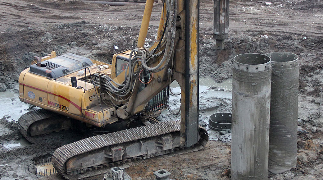 В Брянске продолжают строить Литейный мост