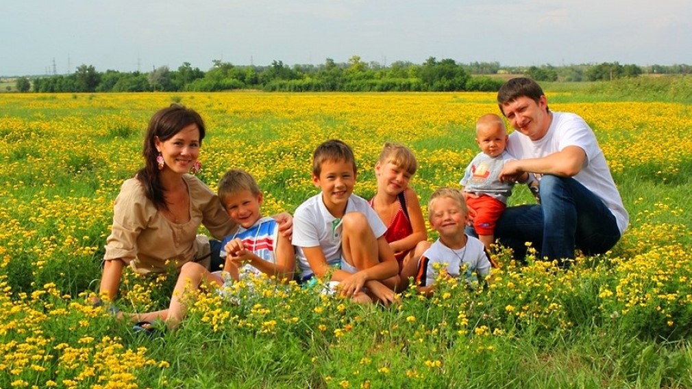 В Брянске многодетные семьи начали получать земельные наделы