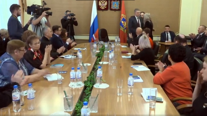 Брянскому губернатору вручили памятную медаль РТРС