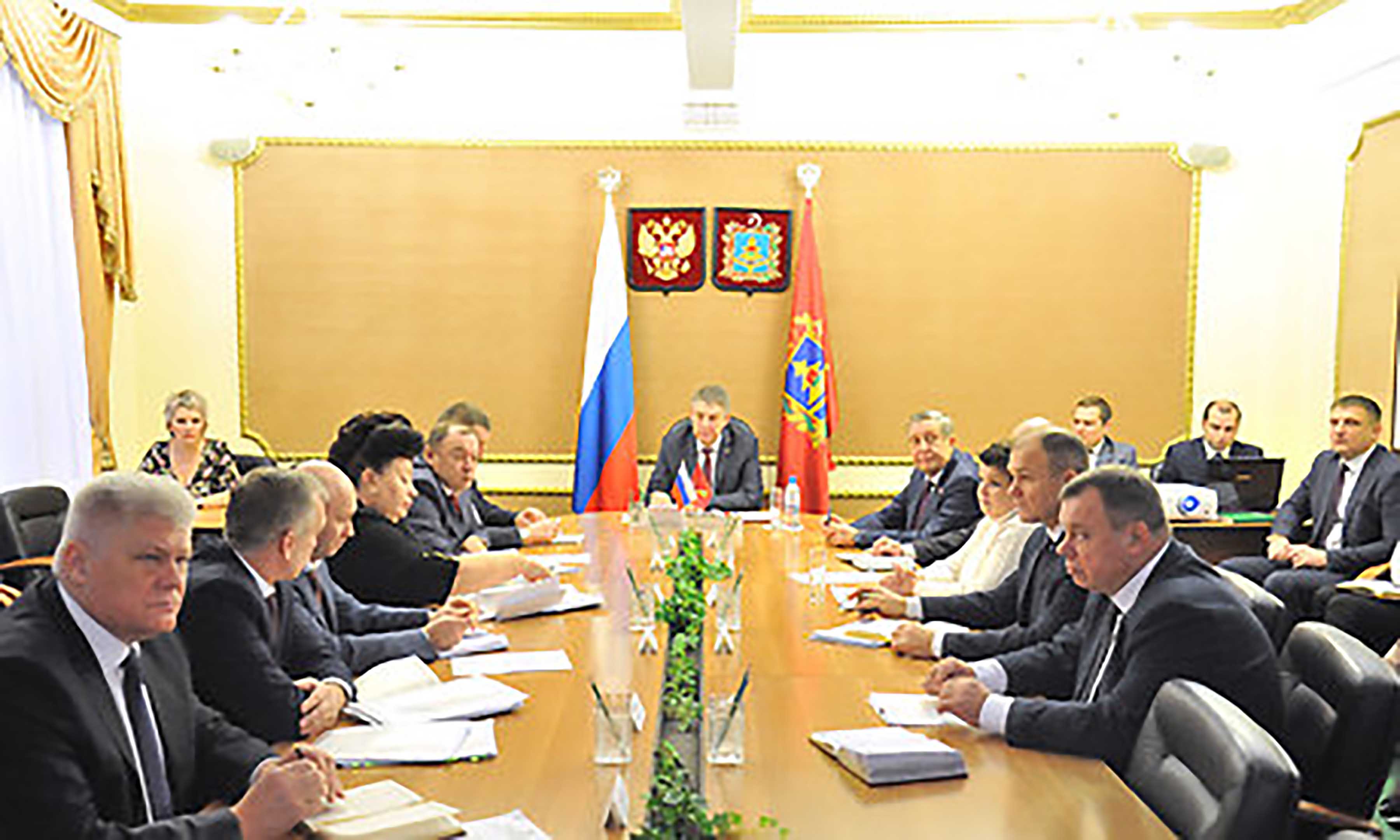 Брянщина засияла разноцветными огнями к Новому году и Рождеству