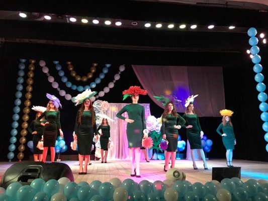 В брянском Новозыбкове провели конкурс красоты «Снегурочка-2019»