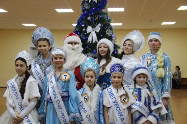 В Брасовском районе Брянской области прошел парад Снегурочек