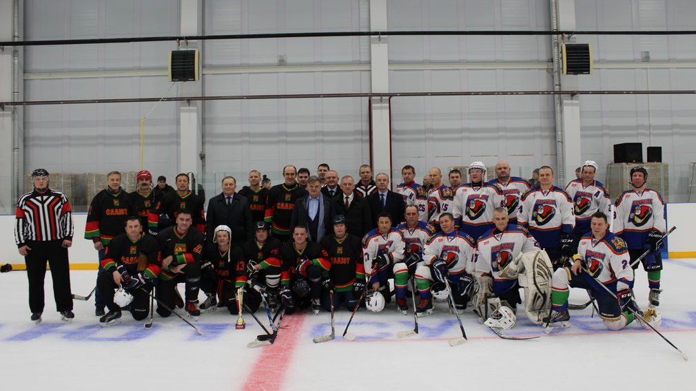  Хоккейная команда из Суземки победила брянских «Партизан»