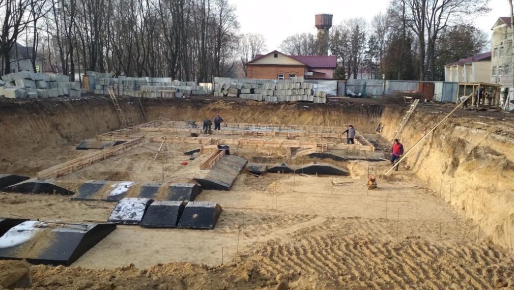 В брянском  Стародубе ведется  строительство поликлиники