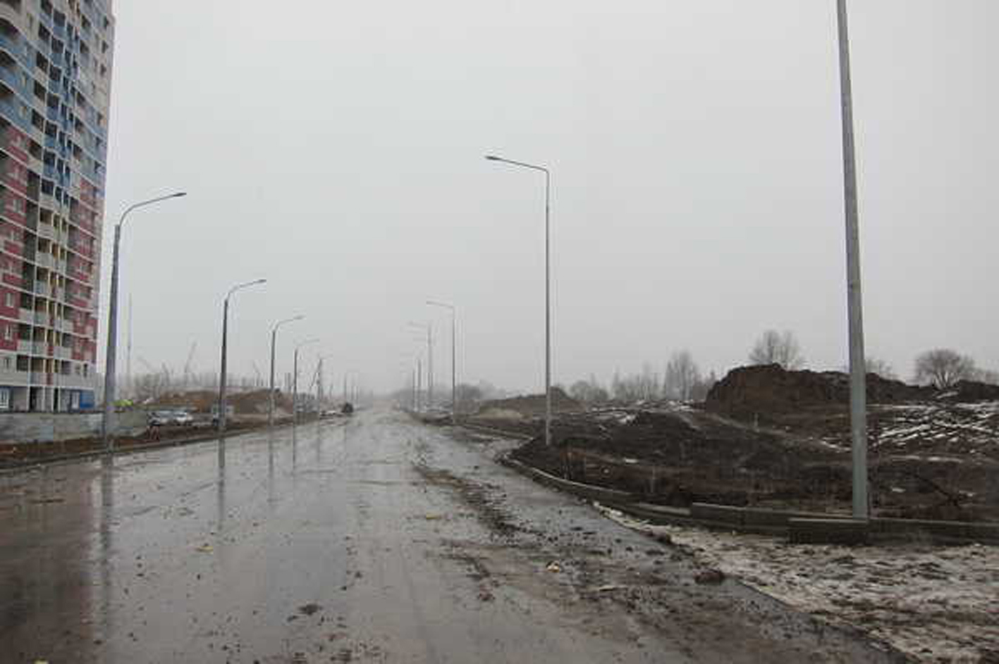 В Брянске на улице Советской установили почти половину электроопор