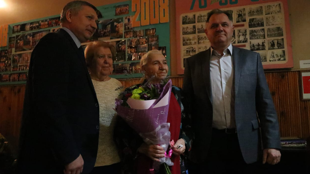 90-летие отметила почетный гражданин брянской Стеклянной Радицы Жанна Латышева