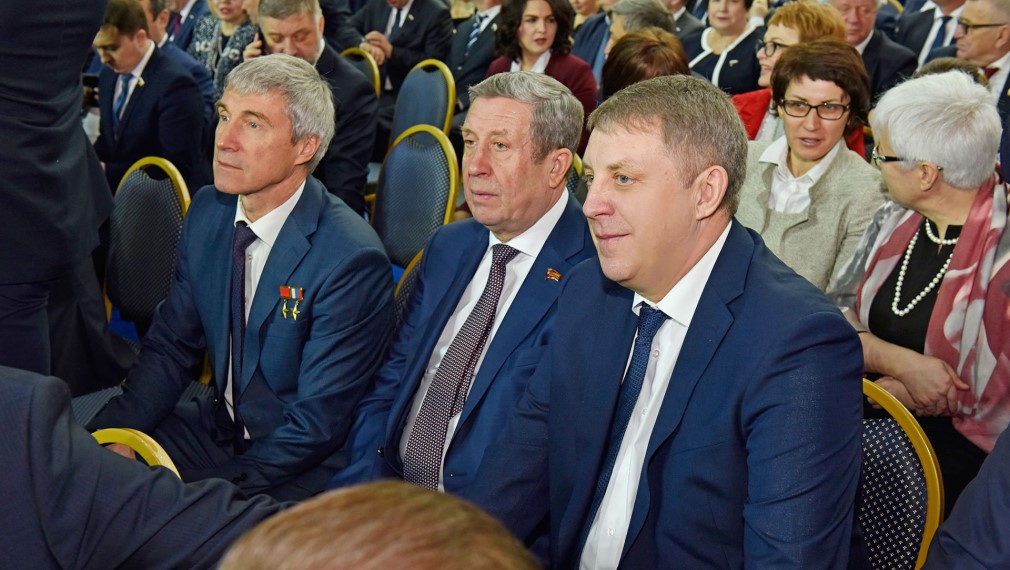 Брянского губернатора и спикера пригласили на выступление Путина