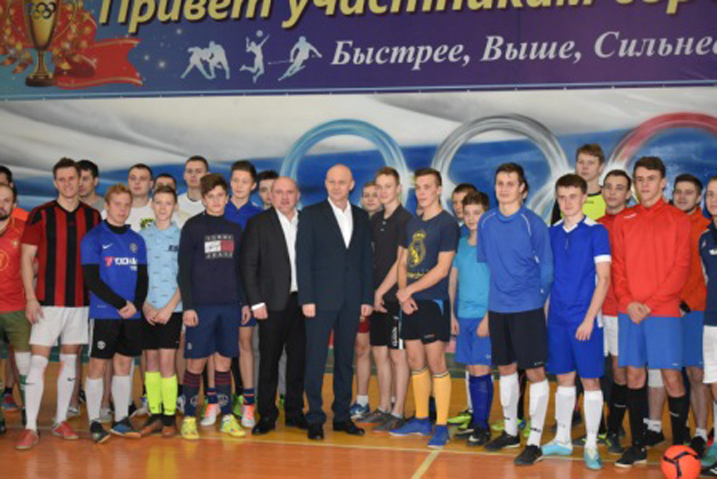 Замгубернатора Александр Коробко пообещал дятьковцам футбольное поле с хорошим искусственным покрытием