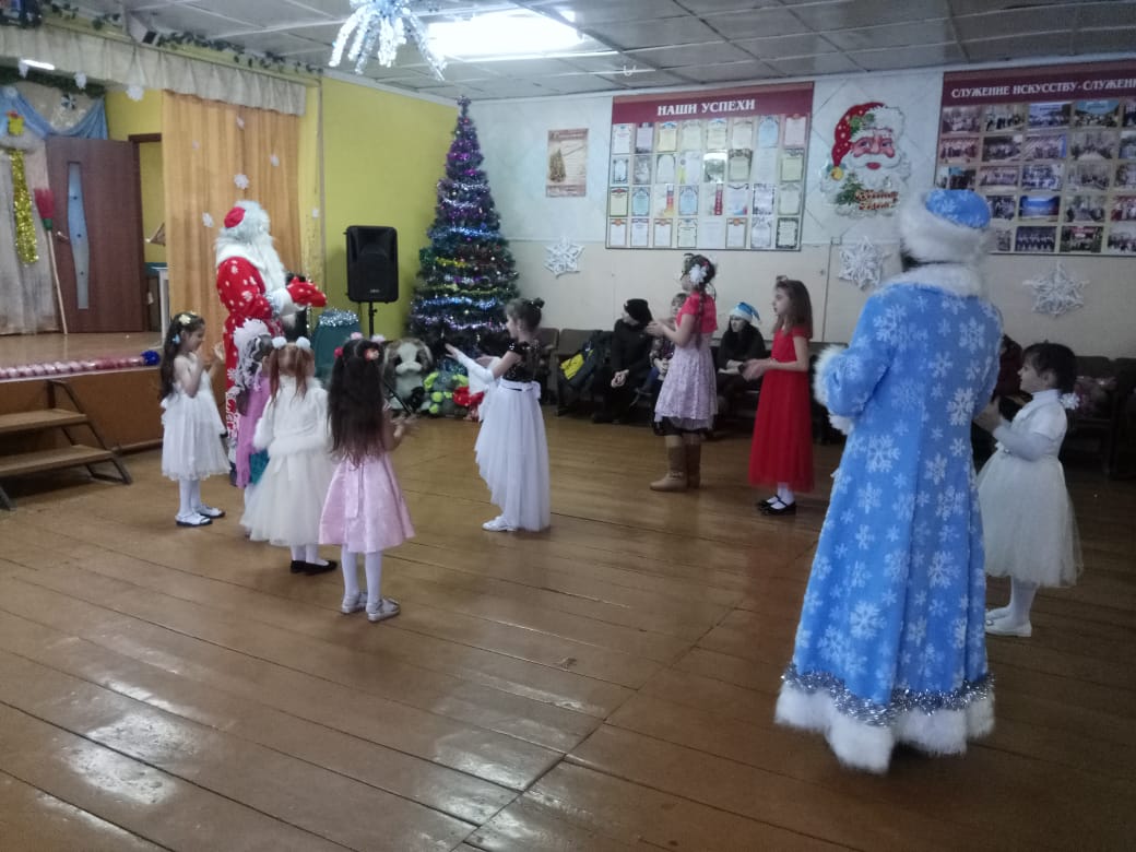 Работники Дунаевского Дома культуры провели праздничные мероприятия