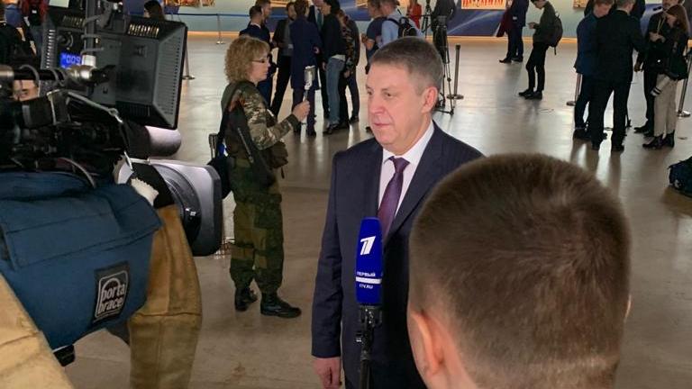 Александр Богомаз уверен: поддержка семей с детьми — один из важнейших тезисов послания