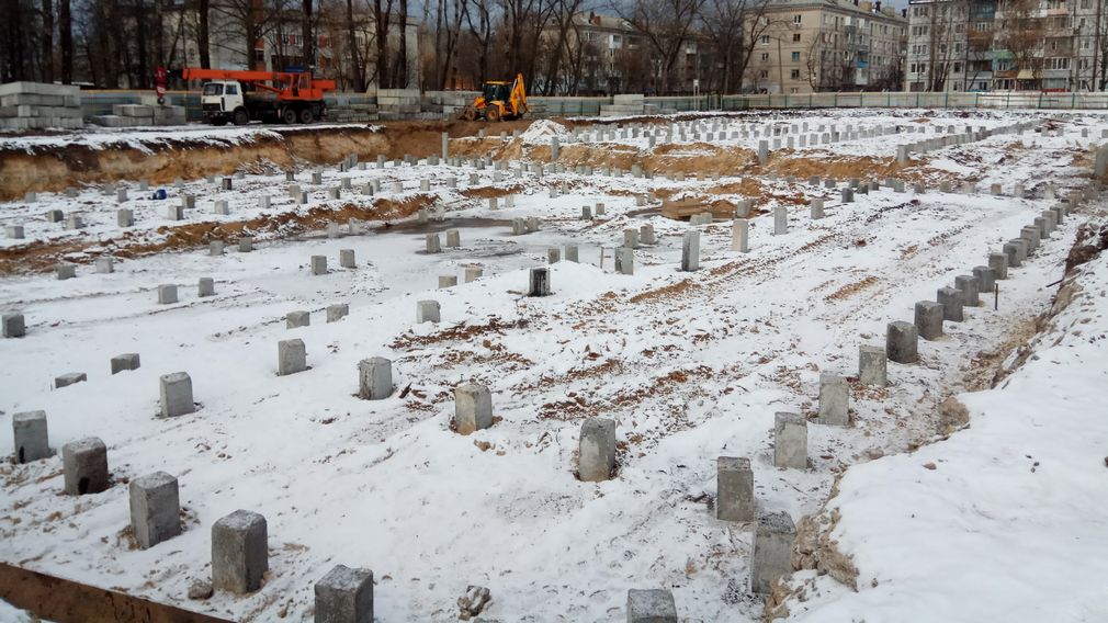 В Бежице подготовили свайное поле для нового спорткомплекса с бассейном