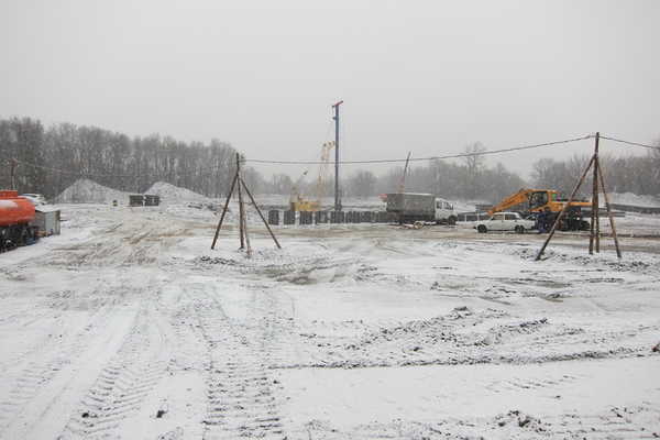 В Брянске строят двухполосный мост через реку Снежеть