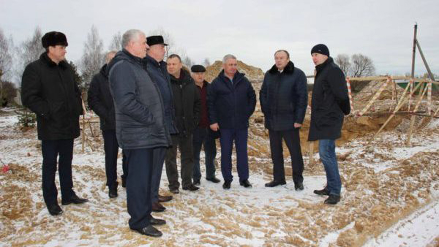 Замгубернатора Юрий Филипенко проинспектировал строящиеся объекты Почепского района