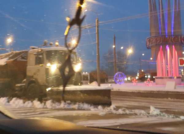 Брянские коммунальщики не сразу отреагировали на снегопад