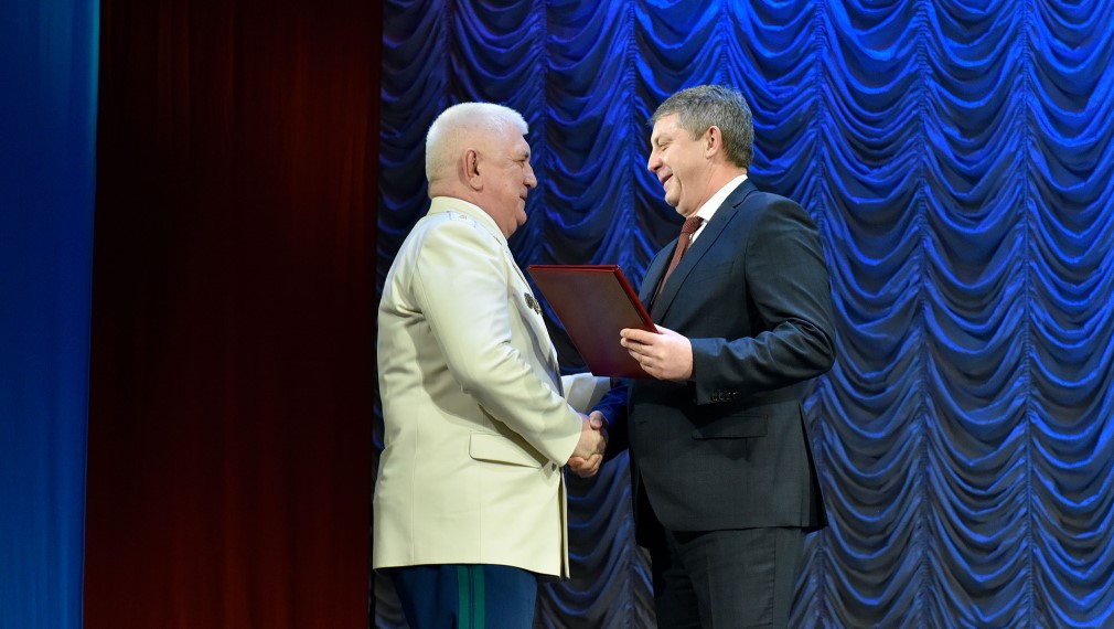 Александр Богомаз поздравил прокуроров Брянщины с профессиональным праздником