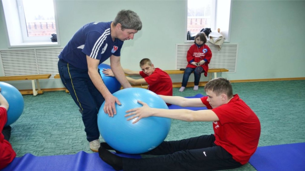 Брянская спортшкола «Виктория» приобрела необходимый инвентарь для занятий адаптивной физкультурой