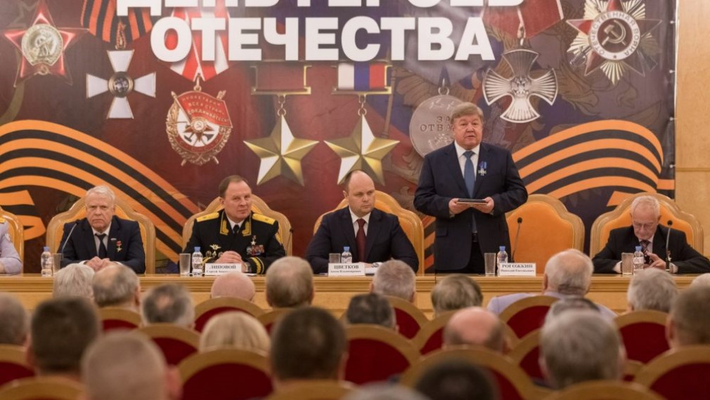 Брянский ветеран МВД получил награду в честь Дня Героев Отечества в Москве