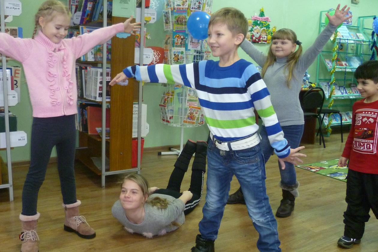 Виртуальное путешествие «Традиции встречи Нового года в разных странах мира» провели в Карачевской  районной библиотеке