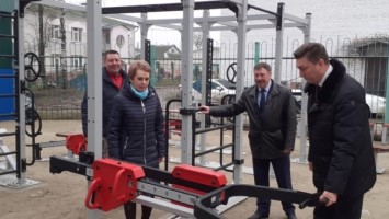 В Гордеевском  районе  Брянщины  в рамках федерального проекта «Спорт – норма жизни» строится современная спортплощадка.