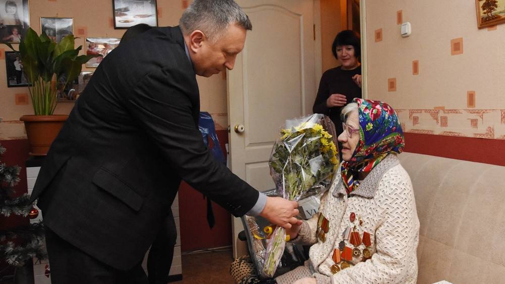 Андрей Сотников и Александр Богомаз поздравили с днём рождения старейшего единоросса