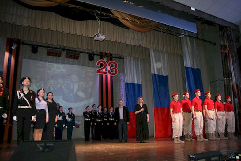 В Карачеве прошел концерт ко Дню защитника Отечества