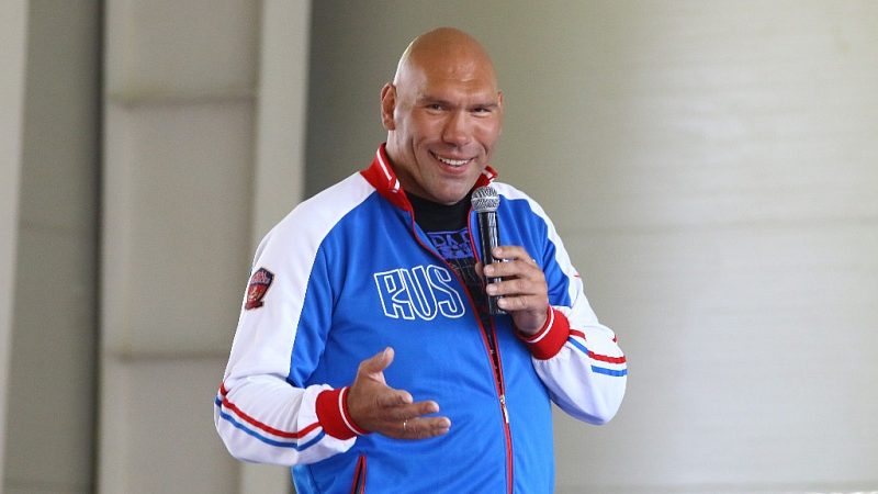 Николая Валуева пригласили на открытие школы бокса в Брянске