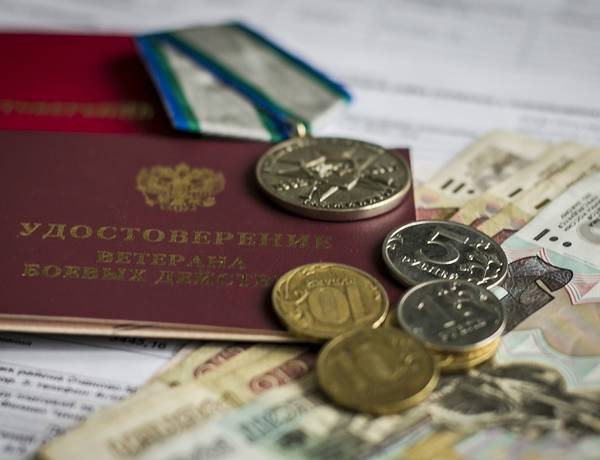 Выплата родителям и вдовам погибших героев в Брянской области увеличилась до 29114 рублей