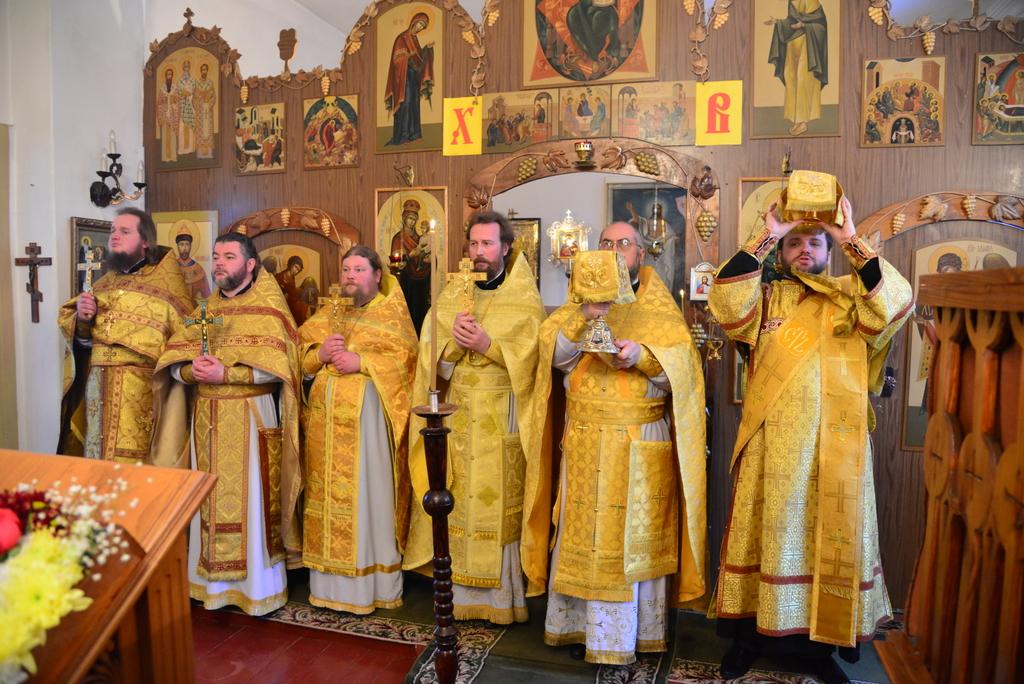 Престольный праздник отметил храм Трех Святителей Карачевского Николо-Одрина женского монастыря