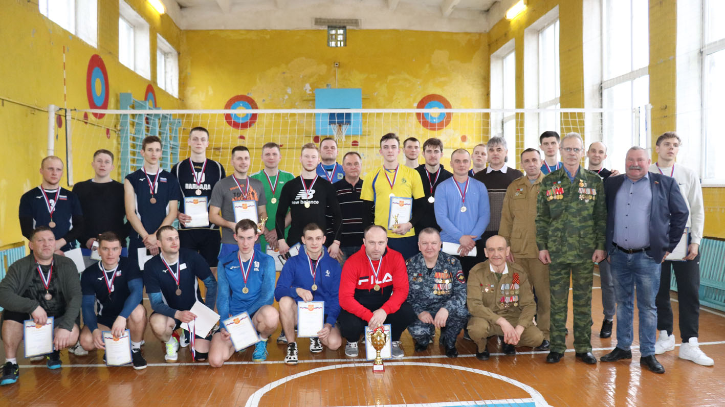 В Погарском районе прошел ежегодный турнир по волейболу в честь воина-афганца Виктора Ладика