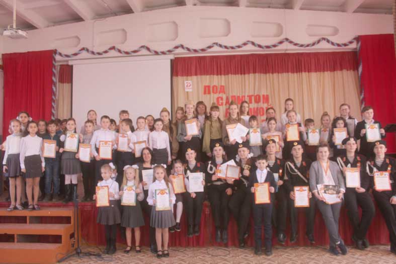 Под салютом Великой победы!