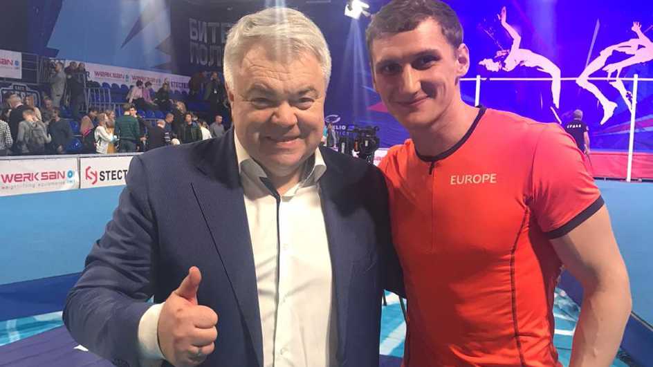 Брянский Александр Сехин победил на турнире «Битва полов»