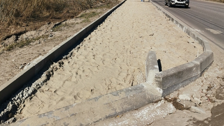 Брянске продолжают благоустраивать Литейную улицу