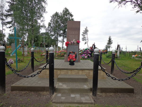 В Трубчевском районе на реконструкцию братских захоронений выделено 119 тысяч рублей